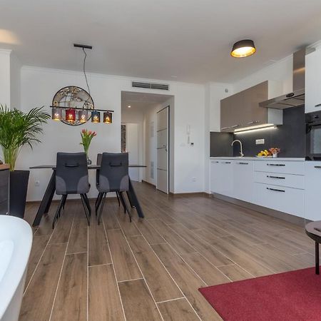 Apartamento Pleasure Bol Exterior foto