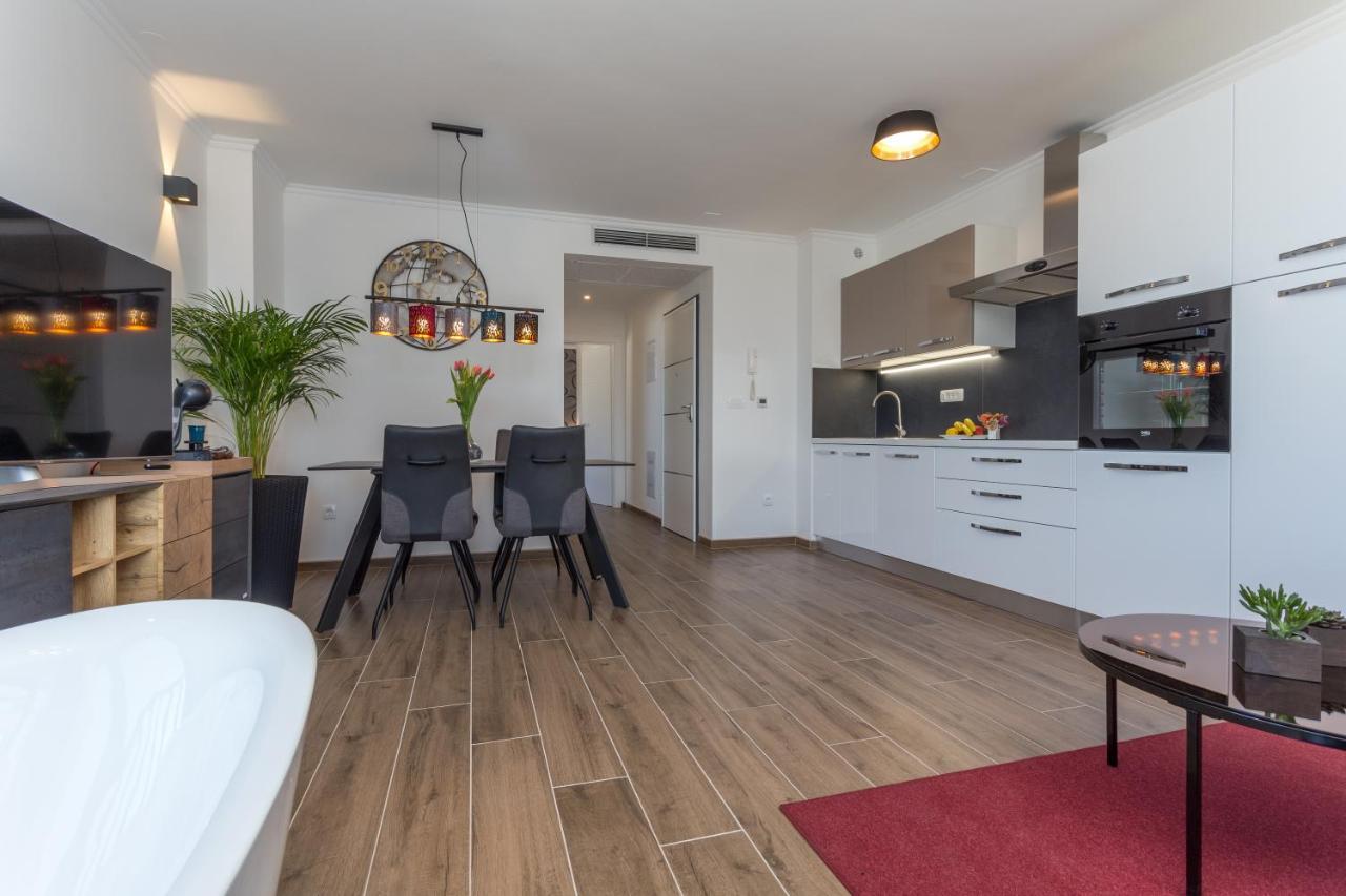 Apartamento Pleasure Bol Exterior foto
